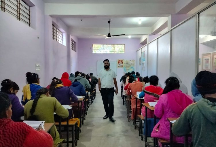 Students of PGDCA course Tewacher in Mandla